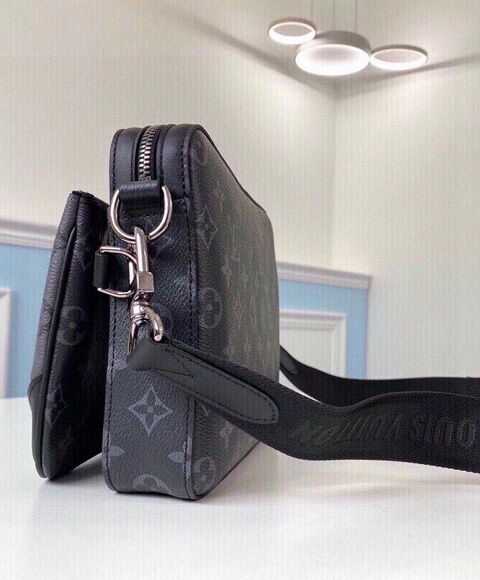 Louis Vuitton Trio Messenger M69443 Black